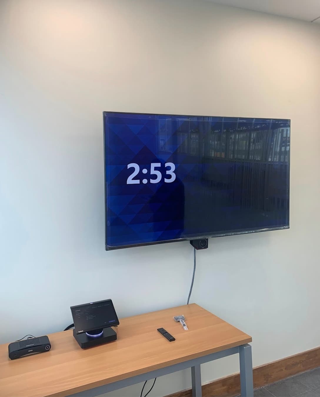 Sala de reuniones con cámara PTZ